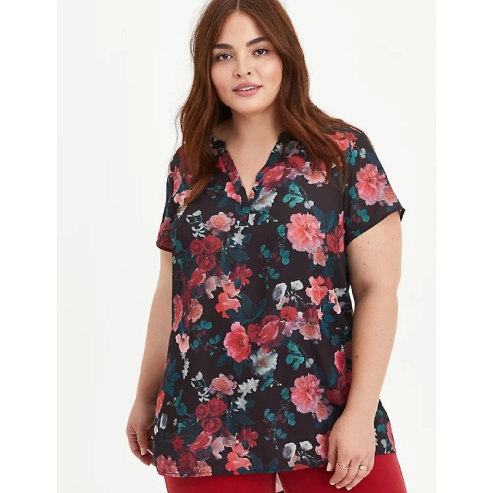 torrid Black Floral V-Neck Short Sleeve Blouse